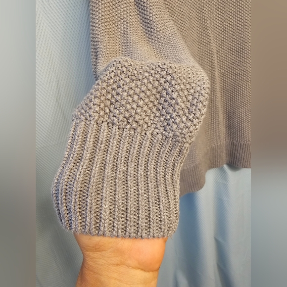 Old Navy Sweater Women's Tunic Length - Picture 3 of 9